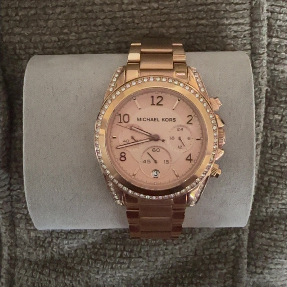 Michael Kors Blaire Rose Gold with Crystal Accents Women’s Watch - Picture 10 of 12